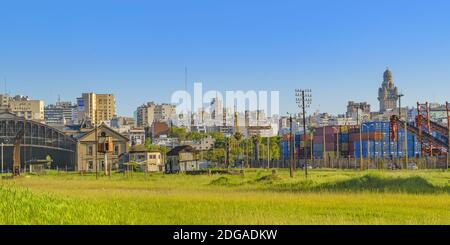 Blick auf die Stadt Montevideo vom alten Bahnhof Stockfoto