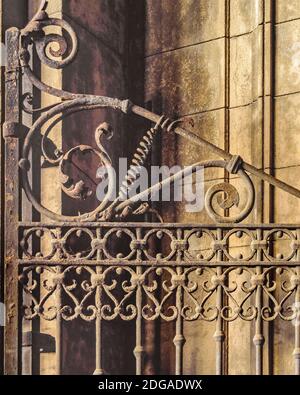 Verziertes Türdetail Aus Eisen Stockfoto