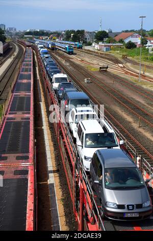 Autozug, Autoreisezug, Sylt Shuttle als Verbindung der Insel Sylt mit dem Festland, Sylt, Nordfriesische Inseln, Nordfriesland, Schleswig-Holstein, De Stockfoto