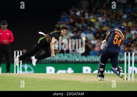 Sydney, Australien. Dezember 2020. Sean Abbott aus Australien bowle am 8. Dezember 2020 im 3. Dettol ODI T20I Series Match zwischen Australien und Indien auf dem Sydney Cricket Ground, Sydney, Australien. Foto von Peter Dovgan. Nur redaktionelle Verwendung, Lizenz für kommerzielle Nutzung erforderlich. Keine Verwendung bei Wetten, Spielen oder Veröffentlichungen einzelner Vereine/Vereine/Spieler. Kredit: UK Sports Pics Ltd/Alamy Live Nachrichten Stockfoto