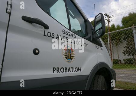 Detaillierte Ansicht des County of Los Angeles Probation Logo auf einem Van außerhalb der Los Angeles County Regionalbüros, Donnerstag, 5. November 2020, in Downey, Cali Stockfoto