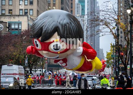 Roter Titan, von Ryans Welt in der 94. Macy's Thanksgiving Day Parade in New York City, 26. November 2020. (Foto: Gordon Donovan) Stockfoto