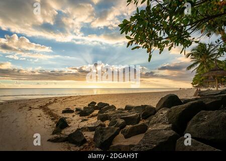 Wunderschöner Flic en Flac Strand bei Sonnenuntergang, Mauritius Insel Stockfoto