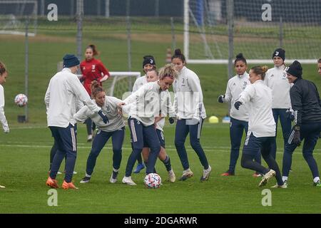 Turin, Italien. Dezember 2020. Barbara Bonansea von Juventus während des Trainings am Vorabend des UEFA WomenÕs Champions League-Spiels Juventus Women gegen Olympique Lyonnais am 8. Dezember 2020 im Juventus Training Center in Turin. (Foto von Alberto Gandolfo/Pacific Press) Quelle: Pacific Press Media Production Corp./Alamy Live News Stockfoto