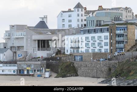 Blick auf die Tate St Ives Kunstgalerie in St Ives, Cornwall, England, Großbritannien Stockfoto