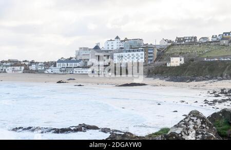 Blick auf die Tate St Ives Kunstgalerie in St Ives, Cornwall, England, Großbritannien Stockfoto