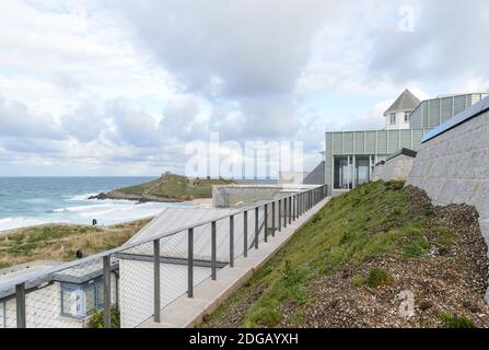 Blick auf die Tate St Ives Kunstgalerie in St Ives, Cornwall, England, Großbritannien Stockfoto