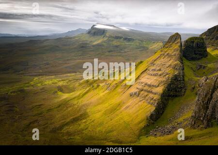 Sunrse auf dem Quiraing auf dem Trotternish Ridge auf der Isle of Skye, Schottland, Großbritannien Stockfoto