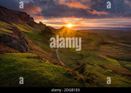 Sunrse auf dem Quiraing auf dem Trotternish Ridge auf der Isle of Skye, Schottland, Großbritannien Stockfoto