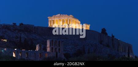 Akropolis von Athen bei Dämmerung, Athen, Griechenland Stockfoto