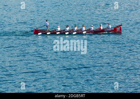 TRAINERA, traditionelles Boot der kantabrischen Küste am südlichen Ende des Golf von Biskaya, Spanien, Europa Stockfoto