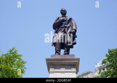 Thomas A. Hendricks Statue auf Thomas A. Hendricks Monument im Indiana State Capitol Building, Indianapolis, Marion County, Indiana, USA Stockfoto