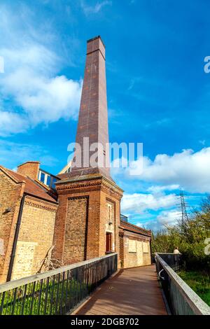 Das Maschinenhaus mit dem Larder Cafe im Walthamstow Wetlands, Lea Valley Country Park, London, Großbritannien Stockfoto