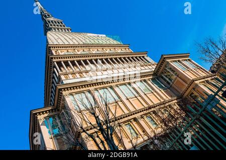 Das Mole Antonelliana ist ein bedeutendes Gebäude in Turin, Italien, benannt nach seinem Architekten Alessandro Antonelli. Heute beherbergt das Museo Nazionale de Stockfoto