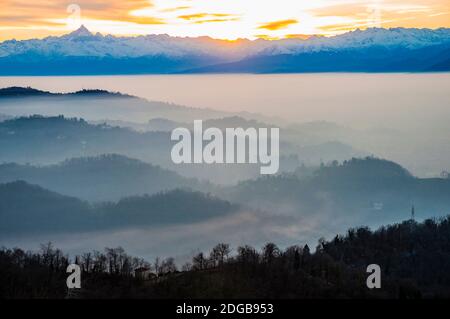 Die Alpen vom Superga Hill aus gesehen. Turin, Piemont, Italien, Europa Stockfoto