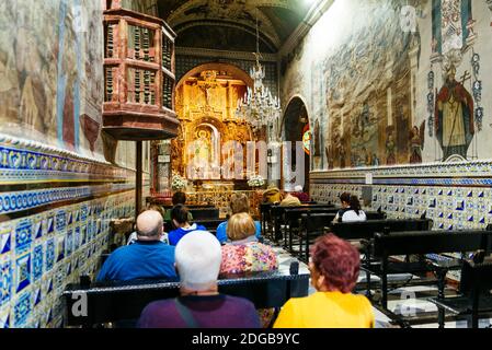 Kapelle, in der das Bild der Muttergottes der Heilmittel verehrt wird. Das Heiligtum unserer Lieben Frau von den Heilmitteln wurde im 18. Jahrhundert in Andalusien errichtet Stockfoto