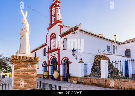 Das Heiligtum unserer Lieben Frau von den Heilmitteln wurde im 18. Jahrhundert im andalusischen Stil auf den Fundamenten einer kleinen Einsiedelei errichtet. Olvera, Cá Stockfoto