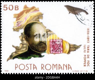 Sankt Petersburg, Russland - 27. September 2020: Briefmarke gedruckt in Rumänien mit dem Bild des Iuliu Popper, um 1986 Stockfoto