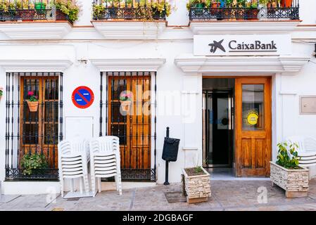 Geldautomat der CaixaBank. Zahara de la Sierra, Cádiz, Andalucía, Spanien, Europa Stockfoto