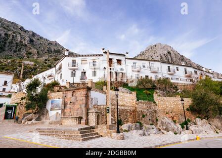 Villaluenga del Rosario liegt auf einer Höhe von 858 Metern und ist damit die höchste und zugleich kleinste Stadt der Provinz Cádiz. Villaluenga Stockfoto