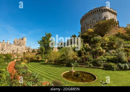 Round Tower of the Windsor Castle, Berkshire, England. Offizielle Residenz Ihrer Majestät der Königin. Stockfoto