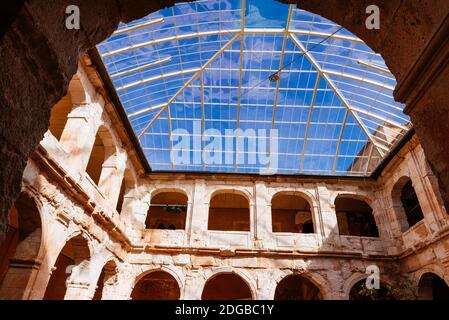 Blick auf den Innenhof des Herzogspalastes - Palacio Ducal, Residenz der Herzöge von Medinaceli. Derzeit multidisziplinären Raum der Kunst gewidmet Stockfoto