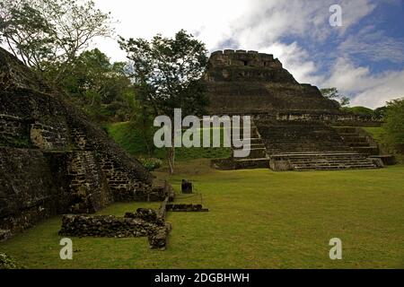 El Castillo Pyramide in Xunantunich alten Maya archäologischen Stätte, Cayo District, Belize Stockfoto