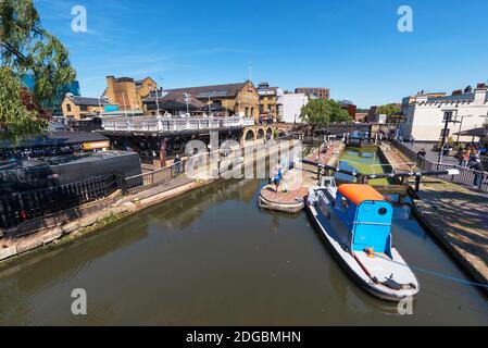 London, Großbritannien - 13. Mai 2019: Camden Lock oder Hampstead Road Locks ist ein zweifach manuell bedientes Schloss an der Regent's Dose Stockfoto