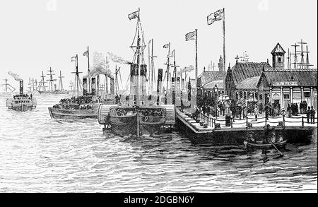 Eine Ansicht des späten 19. Jahrhunderts der Princes Landing Stage in Liverpool, Merseyside, England. Ursprünglich befand sich die Landing Stage am Pier Head, um den Transatlantikliniendienst zu bedienen, wurde jedoch zum Anlegeplatz für Überflußfähren nach Wirral. Stockfoto