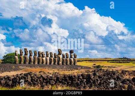 Das alte Moai von Ahu Tongariki auf der Osterinsel Stockfoto