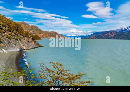 Eisberg brechen den Grauen Gletscher ab und schweben in der Gray Lake im Torres del Paine Nationalpark Stockfoto