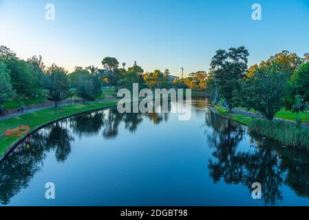 Parken Sie am Torrens River in Adelaide, Australien Stockfoto