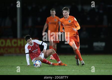 Cheltenham, Großbritannien. Dezember 2020. Gerard Story of Portsmouth beim EFL Trophy Spiel zwischen Cheltenham Town und Portsmouth im Jonny-Rocks Stadium, Cheltenham, England am 8. Dezember 2020. Foto von Dave Peters/Prime Media Images. Kredit: Prime Media Images/Alamy Live Nachrichten Stockfoto