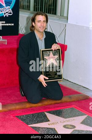 ARCHIV: LOS ANGELES, CA. 19. September 1995: Schauspieler Andy Garcia wird auf dem Hollywood Walk of Fame in Los Angeles mit einem Star geehrt. Datei Foto © Paul Smith/Featureflash Stockfoto