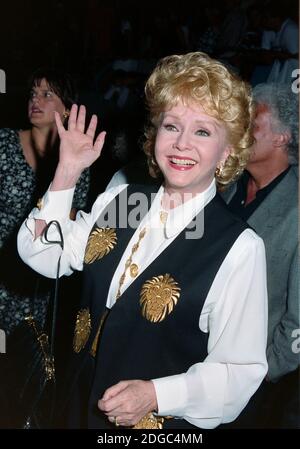 ARCHIV: LAS VEGAS, NV. 25. Juli 1994: Schauspielerin Debbie Reynolds auf der Video Software Dealers Association Convention. Datei Foto © Paul Smith/Featureflash Stockfoto