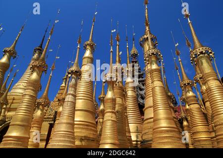 Shwe Inn Thein-Stupas Stockfoto