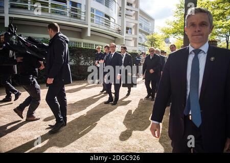 Der französische Präsident Francois Hollande weiht am 18. April 2017 im Parc Andre Citroen in Paris ein Denkmal zu Ehren der französischen Soldaten ein, die bei ausländischen Militäroperationen (OPEX) getötet wurden. Foto von Eliot Blondt/ABACARESS.COM Stockfoto