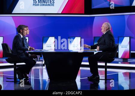 Francois Asselineau nimmt am 20. April 2017 in Saint-Cloud, westlich von Paris, an einer speziellen politischen TV-Show mit dem Titel "15 Minuten zu überzeugen" in den Studios des französischen Fernsehsenders France 2 Teil. Wenige Tage vor der ersten Runde der Präsidentschaftswahlen. Foto von Pierre Villard/Pool/ABACAPRESS.COM Stockfoto