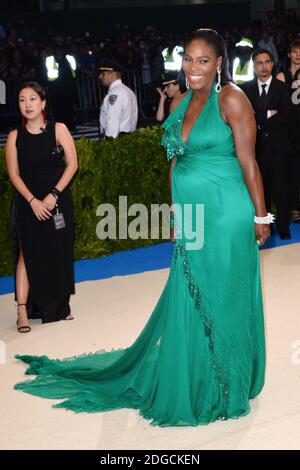 Serena Williams (schwanger) besucht die Metropolitan Museum of Art Costume Institute Benefit Gala 2017, in New York, USA am 01. Mai 2017. Foto von Aurore Marechal/ABACAPRESS.COM Stockfoto