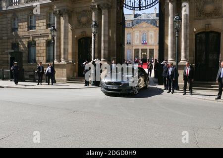 Der scheidende französische Präsident Francois Hollande verließ den Elysee-Palast, nachdem er am 14. Mai 2017 in Paris den designierten Präsidenten Emmanuel Macron im Vorfeld der Übergabe begrüßt hatte. Foto von Quentin De Groeve/ABACAPRESS.COM Stockfoto