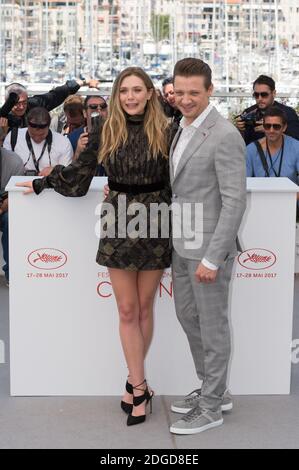 Elizabeth Olsen und Jeremy Renner bei der Fotoschau "Wind River" im Rahmen des 70. Cannes Film Festival in Cannes, Frankreich am 20. Mai 2017. Foto von Nicolas Genin/ABACAPRESS.COM Stockfoto