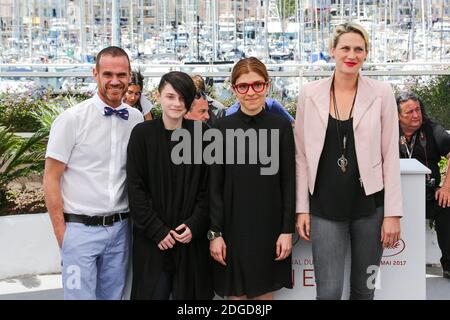 Anahita Ghazvinizadeh, Nicole Coffineau, Rhys Fehrenbacher posieren bei der Fotoschau, die am 20. Mai 2017 im Palais des Festivals in Cannes, Frankreich, im Rahmen der 70. Filmfestspiele von Cannes stattfand. Foto von David Boyer/ABACAPRESS.COM Stockfoto