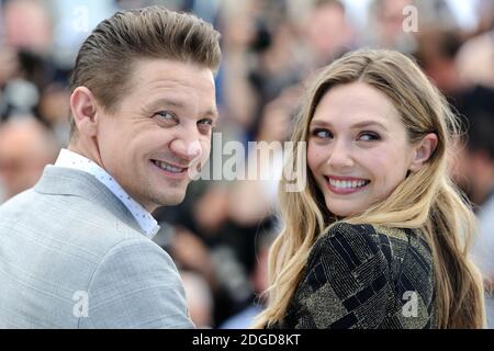 Jeremy Renner und Elizabeth Olsen, die am 20. Mai 2017 im Rahmen des 70. Filmfestivals von Cannes in Cannes, Frankreich, an der Wind River Fotozelle teilnahmen. Foto von Aurore Marechal/ABACAPRESS.COM Stockfoto