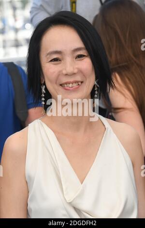 Regisseurin Naomi Kawase beim Fotocall 'Hikari (vers la lumiere) Radiance' im Rahmen der 70. Filmfestspiele von Cannes am 23. Mai 2017 in Cannes, Frankreich. Foto von Nicolas Genin/ABACAPRESS.COM Stockfoto