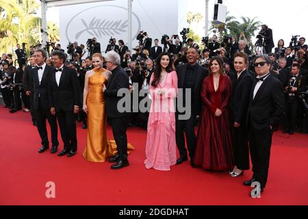 Die Jurymitglieder Paolo Sorrentino, Gabriel Yared, Jessica Chastain, Präsident der Jury Pedro Almodovar, die Jurymitglieder Fan Bingbing, will Smith, Agnes Jaoui, Maren Ade und Park Chan-wook nahmen an der 70. Jubiläumsvorführung während der 70. Jährlichen Filmfestspiele von Cannes im Palais des Festivals am 23. Mai 2017 in Cannes, Frankreich, Teil. Foto von David Boyer/ABACAPRESS.COM Stockfoto