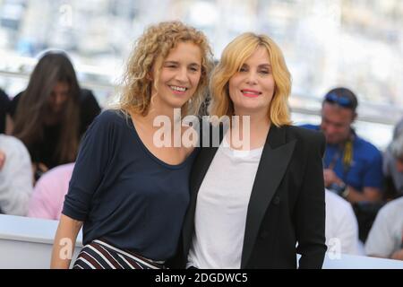 Emmanuelle Seigner, Delphine De Vigan beim D’Apres Une Histoire Vraie Photocall während der 70. Jährlichen Filmfestspiele von Cannes im Palais des Festivals am 27. Mai 2017 in Cannes, Frankreich. Foto von David Boyer/ABACAPRESS.COM Stockfoto