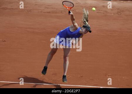 Ukrainas Elina Svitolina spielt in der ersten Runde der 2017 French Tennis Open in Paris, Frankreich am 30. Mai 2017. Foto von Henri Szwarc/ABACAPRESS.COM Stockfoto