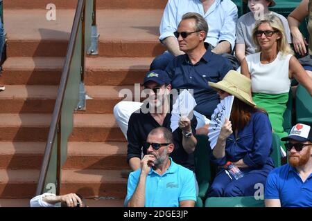 Schauspieler Gilles Cohen und seine Frau Karine, Bruno Solo und seine Frau besuchen die French Tennis Open am 31. Mai 2017 in Roland Garros in Paris, Frankreich. Foto von Laurent Zabulon/ABACAPRESS.COM Stockfoto