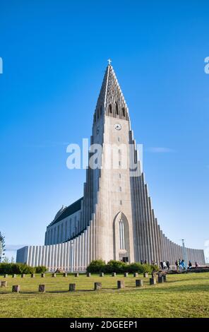 Hallgrimskirkja in Reykjavik. City Cathedral an einem Sommertag Stockfoto