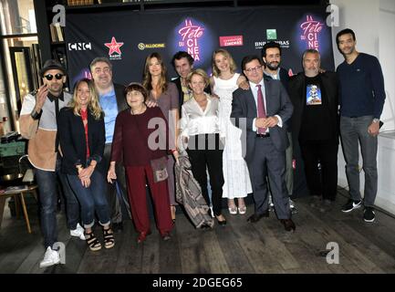 Luc Besson, Agnes Varda, JR, Tarek Boudali, Jonathan Cohen, Ludivine Sagnier, Alice Pol, Eric Lartigau, Deborah Francois. Posiert während eines Fotoalles für die Pressekonferenz zur 33. Ausgabe des Fete du Cinema (Cinema Festival) im Cite du Cinema in Saint-Denis, nördlich von Paris, Frankreich am 16. Juni, 2017. Vom 25. Bis 28. Juni 2017 findet die Fete du Cinema statt, eine Aktion zur Filmförderung mit reduzierten Kinokarten. Foto von Alain Apaydin/ABACAPRESS.COM Stockfoto